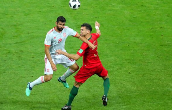 FOTO Gol controversat în Portugalia - Spania »  Arbitrul a cerut intervenția VAR
