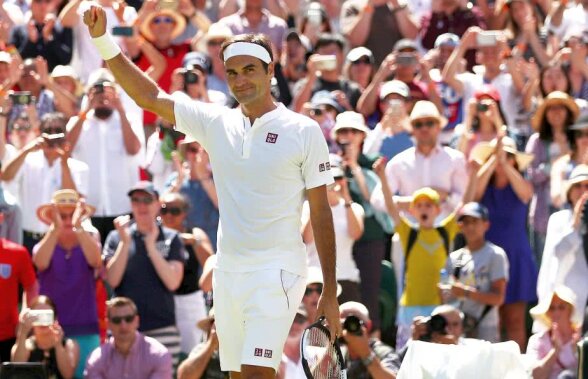 Roger Federer, fără emoții în turul secund la Wimbledon » Fază haioasă cu o puștoaică: a venit cu banner mare, iar Federer i-a făcut cadoul cerut :D