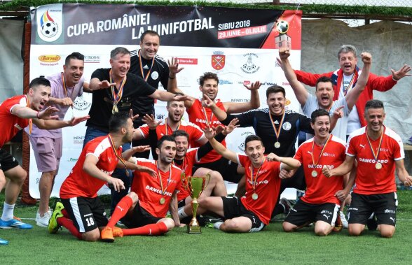 Fac spectacol și la minifotbal »  Marius Niculae, Florin Matache și Cătălin Munteanu au câștigat Cupa României