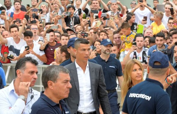 VIDEO+FOTO UPDATE Euforie la Torino: Cristiano Ronaldo, întâmpinat de sute de fani la vizita medicală la Juventus!