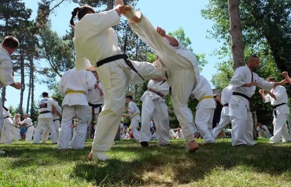 FOTOREPORTAJ GSP // Ziua examenului » Cum arată testul pe care sportivii practicanţi ai stilului de Karate Kyokushin trebuie să-l treacă pentru a câştiga o nouă centură