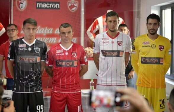 GALERIE FOTO Dinamo și-a prezentat azi echipamentul pentru noul sezon » Al 3-lea model este unul special: elemente-surpriză pentru fani