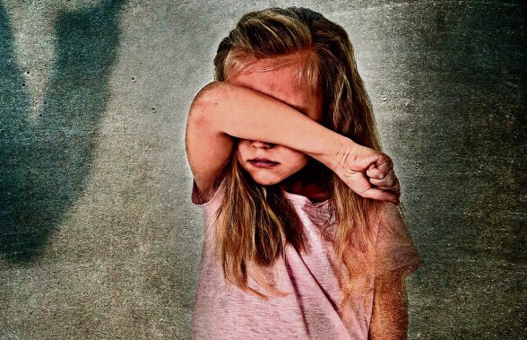 Învinovățirea victimelor! 12 judecători români au considerat că dacă fetele minore violate nu au spus părinților, tăcerea e dovada că și-au dat consimțământul pentru sex!