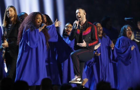 VIDEO+FOTO Scandal la Super Bowl 2019 » Trupa Maroon 5, desființată după concertul din pauză: „S-a dezbrăcat degeaba”