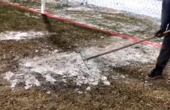 VIDEO Patinoar la Iași! Meciul cu CFR s-a jucat pe gheață, îngrijitorii nu au putut face nimic 