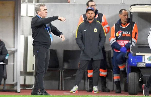 FOTO Gică Hagi, spionat lângă bancă de un om din staff-ul lui FCSB » „Regele” s-a înfuriat teribil când a observat