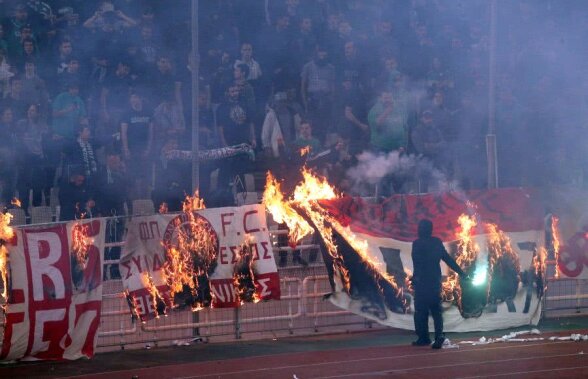 PAOK, echipa lui Răzvan Lucescu, la 7 puncte de Olympiakos » 3-0 la ”masa verde” după violențele din derby-ul Panathinaikos - Olympiakos: ”Ne-au atacat cu cuțite!” 
