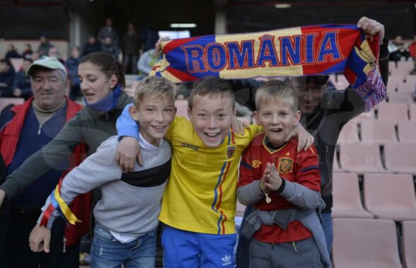 SPANIA U21 - ROMÂNIA U21 // FOTO Granada rumana » Cu cine au „rivalizat” fanii „tricolori” veniți la amical