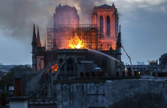 Cathédrale Notre-Dame de Paris // Damien Dussaut, francezul lui Dinamo, mărturie despre incendiul devastator de la Notre-Dame: „Am fost șocat!”