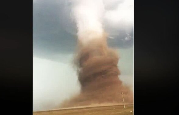 Tornadă în Călărași! Imagini VIDEO uluitoare cu furtuna din România