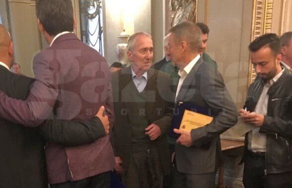 33 de ani de la Sevilla // EXCLUSIV VIDEO Valentin Ceaușescu a venit la petrecerea Stelei! Cum arată fiul dictatorului Nicolae Ceaușescu la 33 de ani de la Sevilla