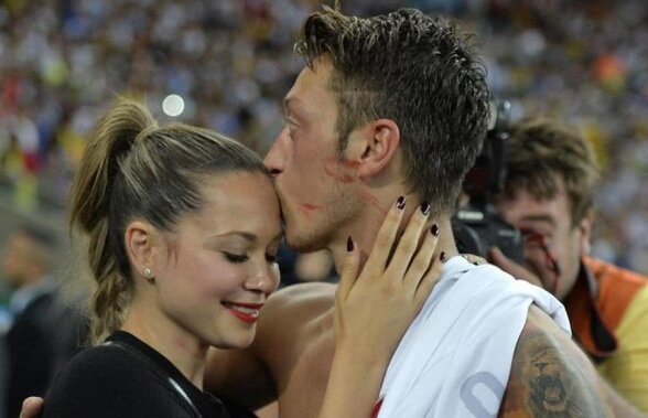 FOTO Mesaj de la Mandy » Cântăreața la care a renunțat Ozil, mesaj superb la nunta fotbalistului