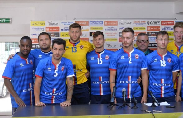VIDEO+FOTO FC Botosani si-a prezentat noile achiziții și echipamentul + Hervin Ongenda va fi amendat pentru întârziere