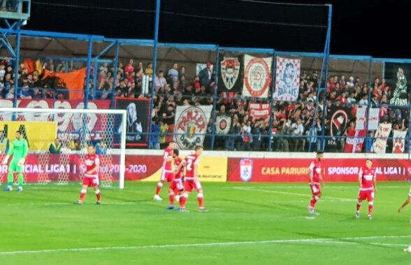 VIITORUL - DINAMO // FOTO Conflict deschis între ultrașii lui Dinamo și Eugen Neagoe! I-au cerut demisia + scandări dure la adresa lui Ionuț Negoiță