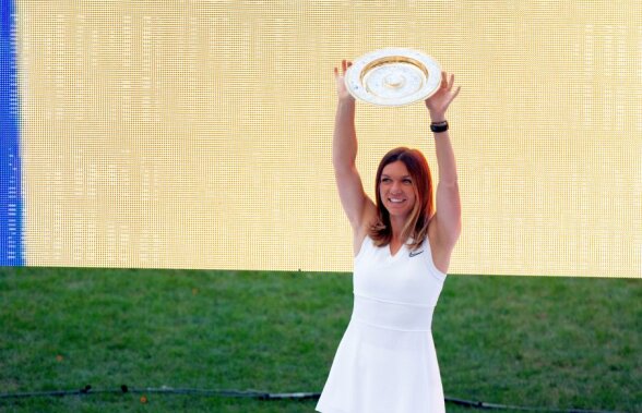 VIDEO+ FOTO Simona Halep a prezentat trofeul de la Wimbledon: „Mulțumesc, România! Vreau ca 1 milion de copii să meargă la tenis” » 30.000 de fani au fost pe Arena Națională