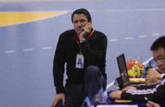 Voina: "The girls played lamentable, perhaps they were thinking about what they had put in the luggage"