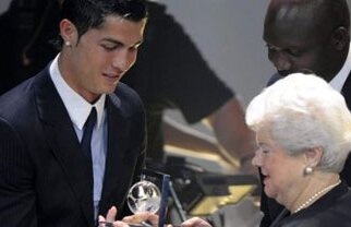 Cristiano Ronaldo s-a consolat cu premiul "Ferenc Puskas"
