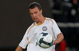 Dan Petrescu: "Apostol e ca şi mine pe bancă"