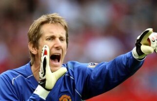 Soţia lui Van der Sar a suferit o hemoragie cerebrală. Vezi cum au reacţionat oficialii lui United!
