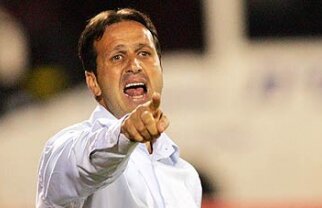 Levy "high tech". Israelianul foloseşte calculatorul pentru a-şi superviza elevii!