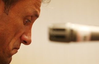 "Baciul" bate în retragere