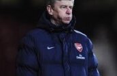 Forţat de accidentări, Arsene Wenger schimbă echipa