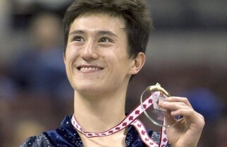 Patrick Chan îşi schimbă antrenorul cu o lună înaintea JO