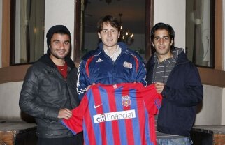 Tudela, Omid şi Beto au pozat cu tricoul Stelei!