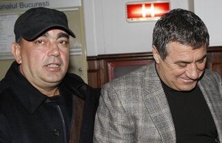 Băieţii veseli » A 13-a amînare în "Dosarul Transferurilor"