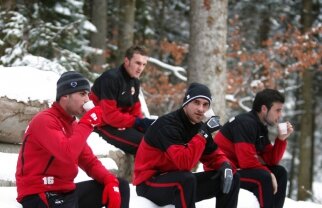 Vezi cine l-a invitat pe Torje la o cinzeacă :D