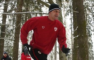 Dolha va fi titular pe bani puţini