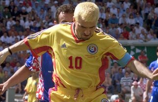 Fanii au decis cine e cel mai titrat fotbalist român: Hagi şi restul lumii!