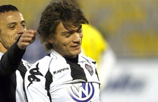 Fiorentina pregăteşte îndepărtarea lui Mutu? Tînărul Ljajici a semnat cu Viola!