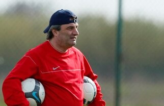 Vin doi stoperi din Cipru