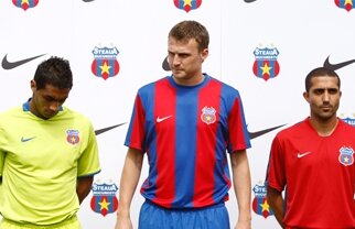 Ghionea către stelişti: "Sacrificaţi-vă şi puneţi fotbalul pe primul loc!"
