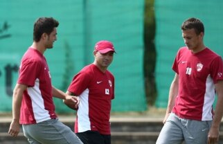 Vlădoiu: "Dinamo are lot de titlu, cheia e viaţa extrasportivă"