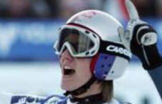 Cine zboară cel mai departe?