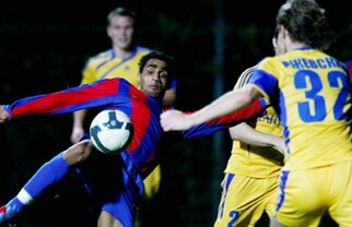 În premieră în această iarnă, Stoichiţă a jucat aseară o repriză cu echipa-tip » Steaua prinde viteză!