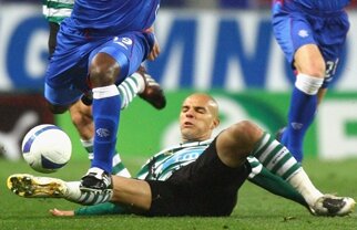 Porumboiu a mai reuşit un transfer "greu" » Gladstone are un CV beton