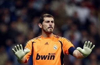 Casillas: "Acum aşteptăm să piardă Barca!"