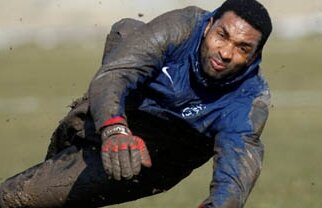 Stoichiţă şi-a aruncat intenţionat elevii în groapa cu noroi: "Asta vă aşteaptă în România!"