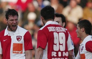 Fă echipa lui Dinamo pentru jocul cu Craiova!