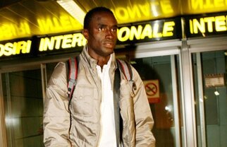 FOTO / Gora Tall a ajuns azi noapte în România: "Nu am auzit de Hagi sau de Mutu!"