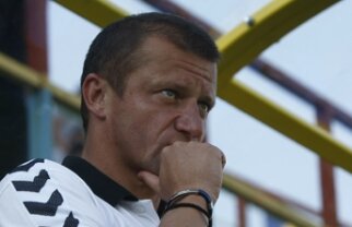 Dorinel Munteanu: "Ne-am clătinat în repriza a doua, dar sînt bucuros de joc şi de rezultat"