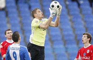 Suporterii olteni îşi desfiinţează favoriţii: "«Junghiuri!»"