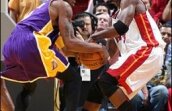 L.A. Lakers, favorită în meciul de la Miami
