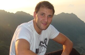 Fă cunoştinţă cu copilul teribil al HCM-ului, portarul Mihai Popescu!