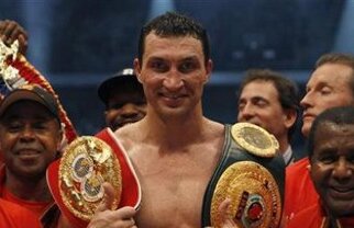 Vladimir Klitschko şi-a păstrat titlurile IBF, WBO şi IBO la categoria grea
