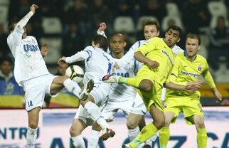 Roş-albaştrii n-au fost în stare să ia mai mult de un punct la Tg. Jiu » Steaua în criză