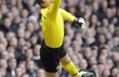 Van der Sar, "balaurul" din poarta lui Man. United, a depăşit 900 de meciuri în carieră!